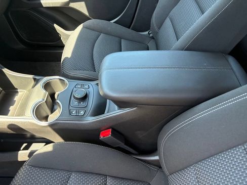 Used 2023 GMC Terrain SLE w/ Driver Convenience Package FWD image 25