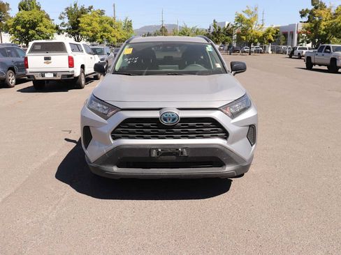 Used 2021 Toyota RAV4 LE AWD/4WD image 2