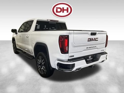 Used 2023 GMC Sierra 1500 AT4 w/ AT4 Premium Package AWD/4WD image 9
