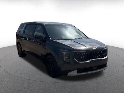 Used 2026 Kia Carnival FWD image 2