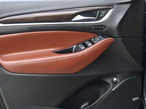 Used 2019 Buick Enclave Avenir w/ Avenir Technology Package image 17