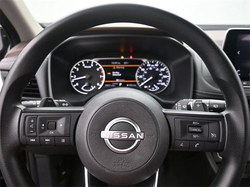 Used 2023 Nissan Rogue S image 19