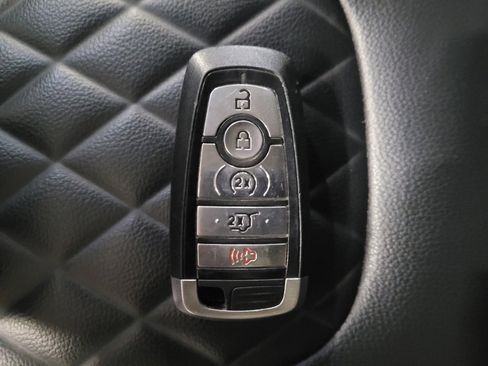 Used 2024 Ford Edge Titanium image 32