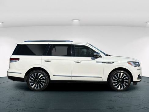 Used 2023 Lincoln Navigator Black Label AWD/4WD image 8