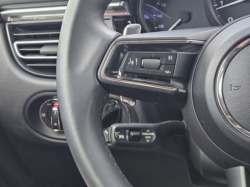 Certified 2025 Porsche Macan image 26