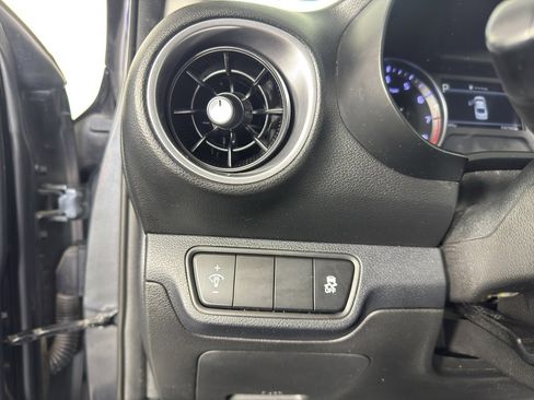 Used 2023 Kia Forte LXS image 17