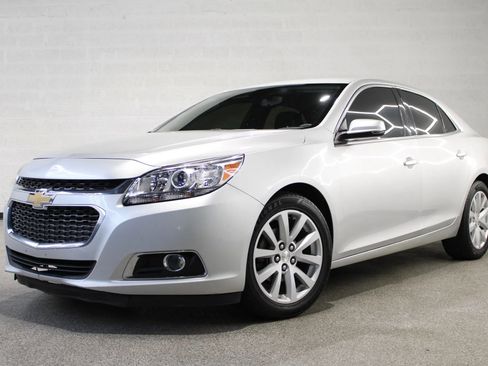 Used 2015 Chevrolet Malibu LT image 3