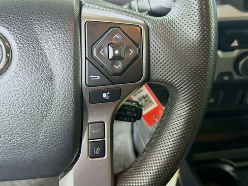 Used 2022 Toyota Tacoma SR5 RWD image 17