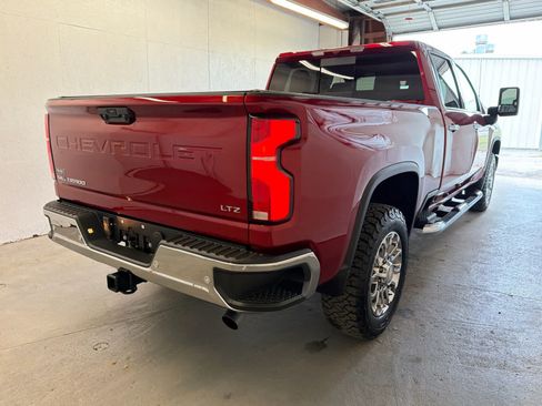 Used 2026 Chevrolet Silverado 2500 LTZ w/ LTZ Convenience Package AWD/4WD image 6