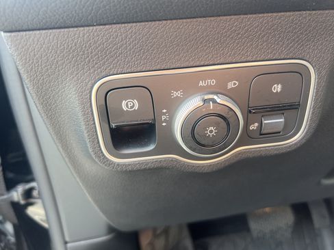 Certified 2024 Mercedes-Benz EQB 300 4MATIC image 17