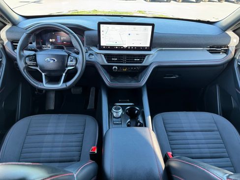 Used 2025 Ford Explorer ST-Line w/ ST-Line Street Pack AWD/4WD image 30