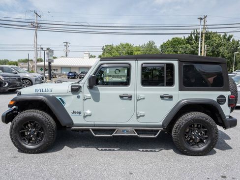 Used 2024 Jeep Wrangler Unlimited AWD/4WD image 12