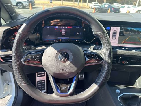 Used 2022 Volkswagen Golf R image 20