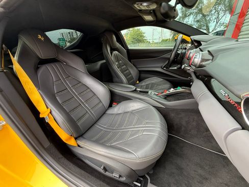 Used 2019 Ferrari 812 Superfast RWD image 44