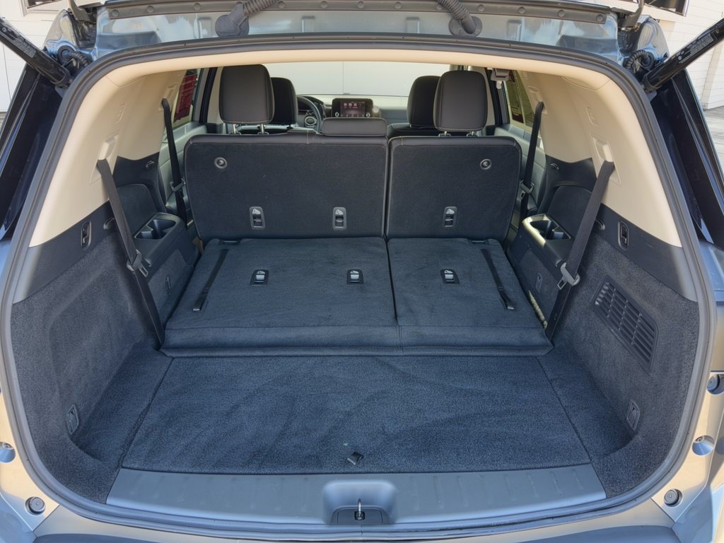 Certified 2025 Nissan Pathfinder SV FWD image 32
