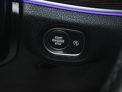 Used 2025 Mercedes-Benz GLS 450 4MATIC image 33