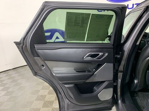 Used 2018 Land Rover Range Rover Velar S image 31