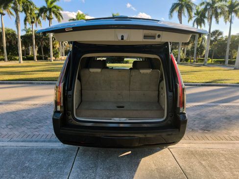 Used 2016 Cadillac Escalade Luxury AWD/4WD image 50