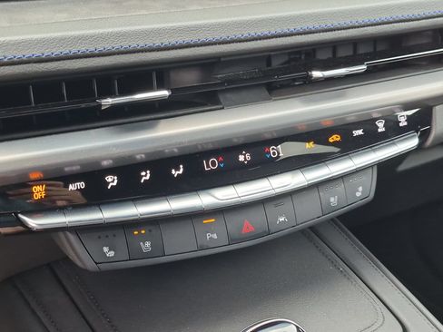 Used 2024 Cadillac XT4 Sport FWD image 25