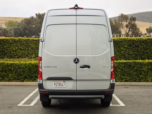 Used 2025 Mercedes-Benz Sprinter 2500 image 6