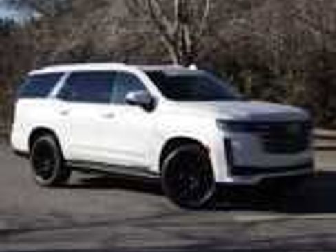 Certified 2022 Cadillac Escalade Premium Luxury Platinum image 12