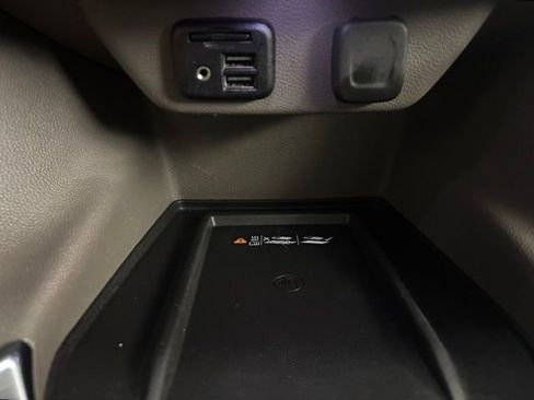 Used 2020 Chevrolet Traverse Premier image 34