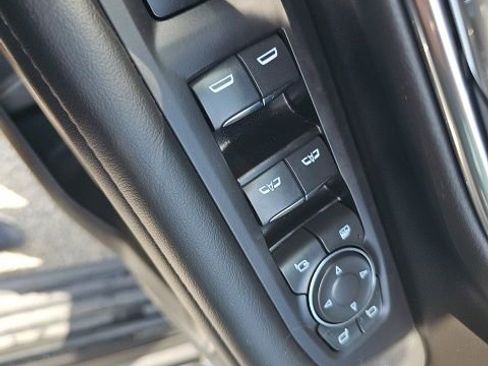 Used 2024 Chevrolet Tahoe High Country image 35