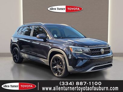 Used 2023 Volkswagen Taos SE w/ Panoramic Sunroof Package