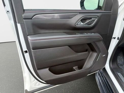 Used 2023 Chevrolet Suburban RST w/ Luxury Package RWD image 17