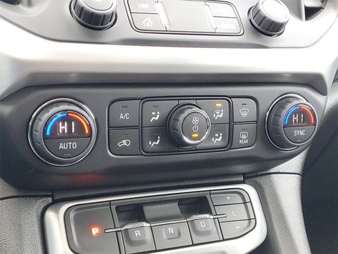 Used 2022 GMC Acadia SLE w/ Driver Convenience Package image 27