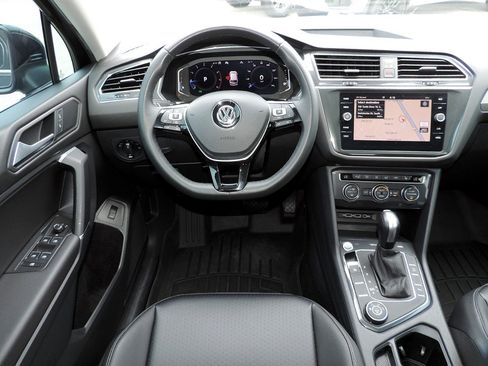 Used 2020 Volkswagen Tiguan SEL AWD/4WD image 20