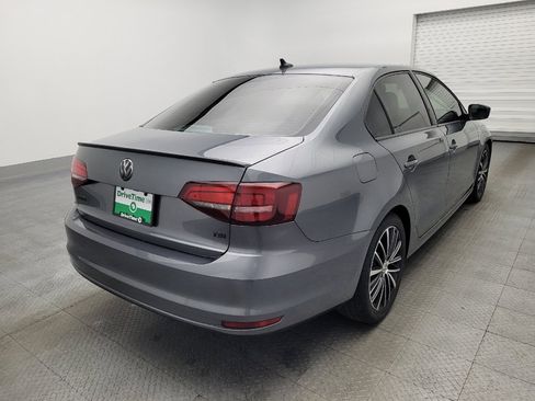 Used 2016 Volkswagen Jetta Sport FWD image 9