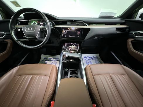 Used 2024 Audi Q8 e-tron Premium Plus w/ Premium Plus Package AWD/4WD image 18