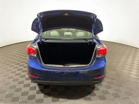 Used 2015 Hyundai Elantra SE image 9