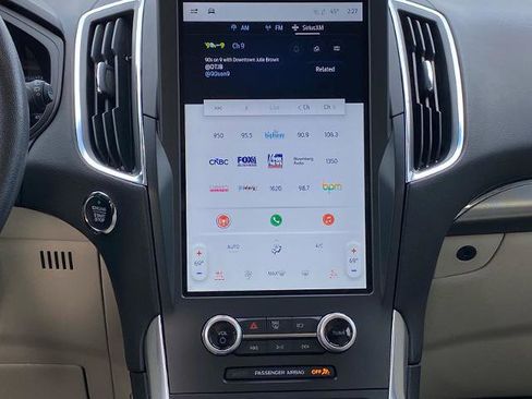 Certified 2022 Ford Edge Titanium image 10