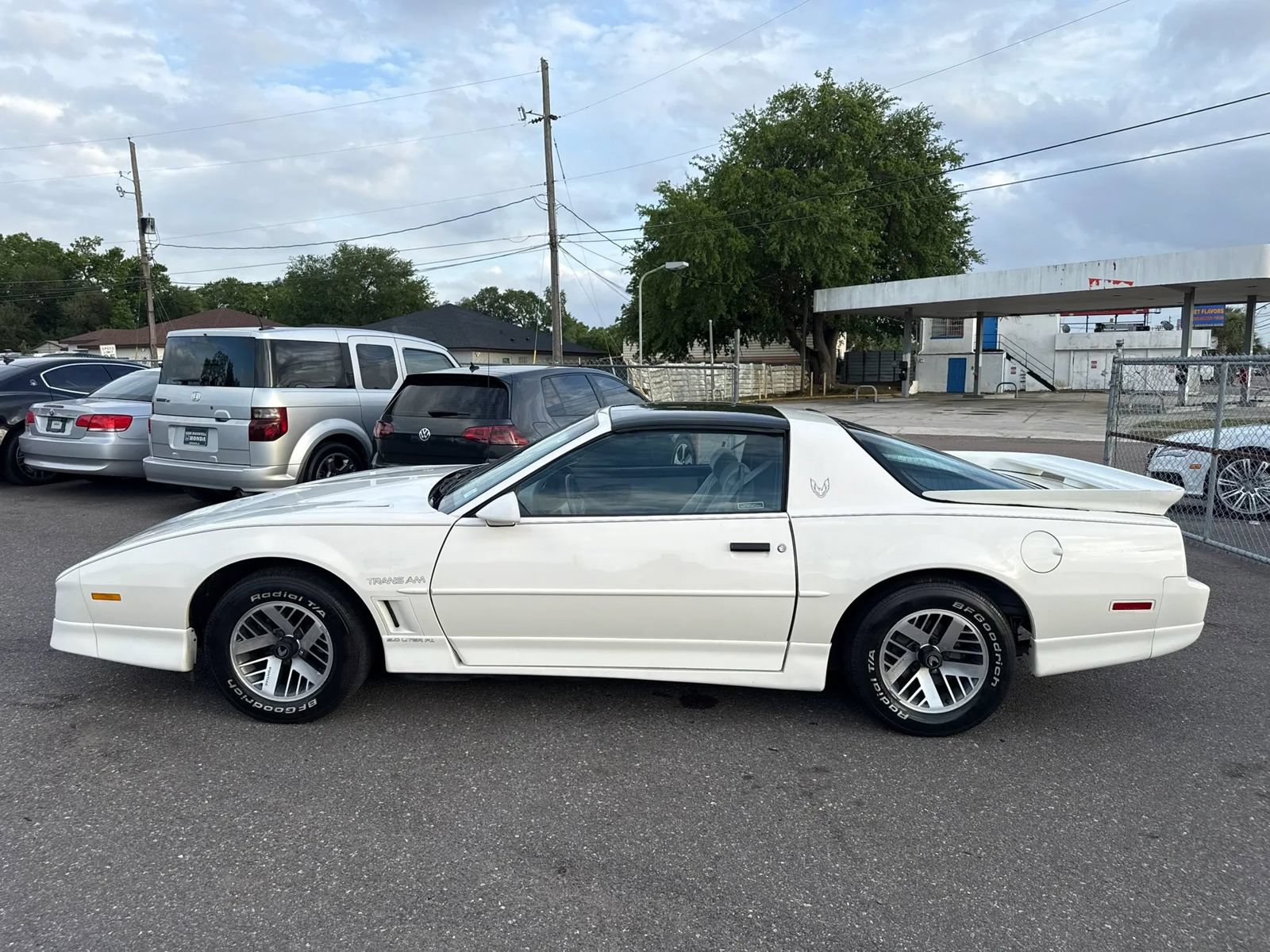 Used 1990 Pontiac Firebird Trans Am RWD image 9