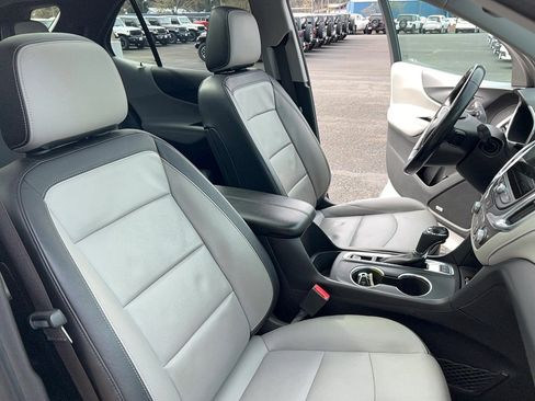 Used 2018 Chevrolet Equinox Premier image 24