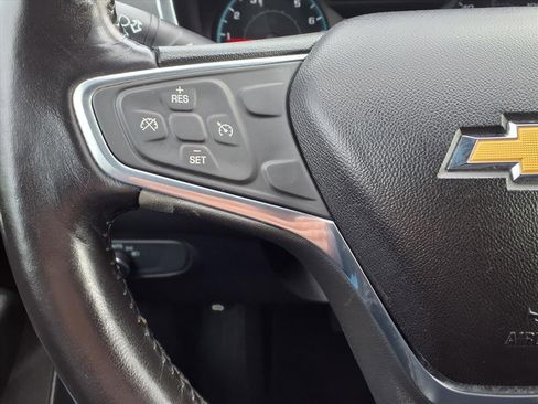 Used 2018 Chevrolet Equinox LT image 17