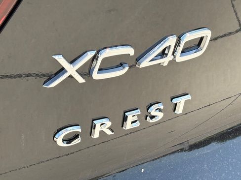 New 2025 Volvo XC40 B5 Plus w/ Protection Package Premier image 6