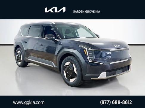 New 2026 Kia EV9 Wind AWD/4WD image 1