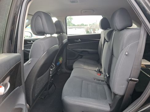 Used 2016 Kia Sorento FWD w/ LX Convenience Package image 10