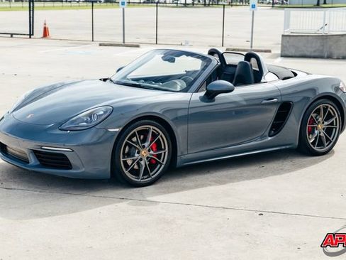 Used 2017 Porsche 718 Boxster S image 43