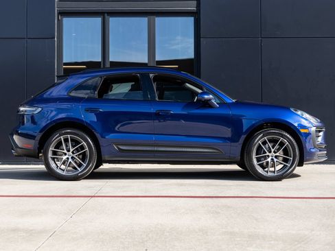 Certified 2026 Porsche Macan AWD/4WD image 12
