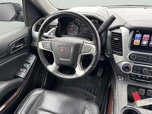 Used 2017 GMC Yukon SLT image 14