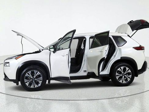 Used 2023 Nissan Rogue SV FWD image 11