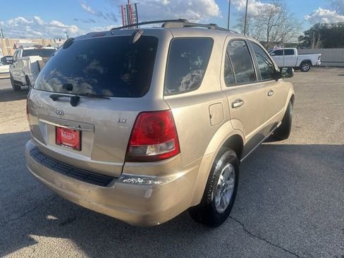 Used 2005 Kia Sorento LX image 10
