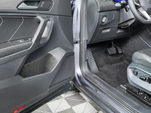 Certified 2023 Volkswagen Tiguan SE w/ Panoramic Sunroof Package FWD image 10