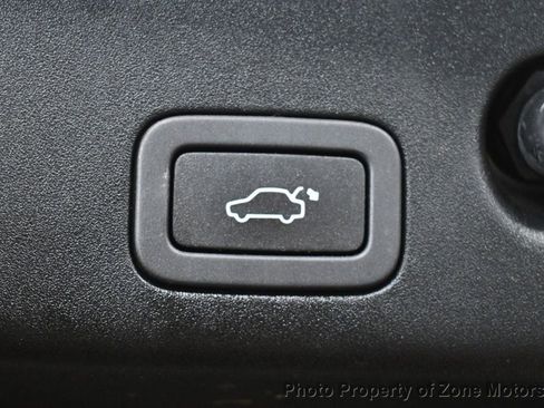 Used 2015 Jaguar XJ image 57