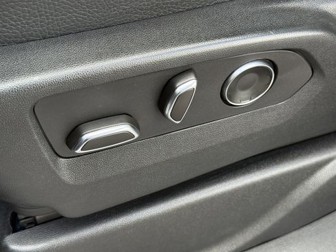 Used 2023 GMC Yukon Denali image 30