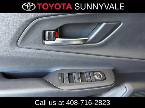 Used 2026 Toyota Prius Plug-In Hybrid FWD image 15